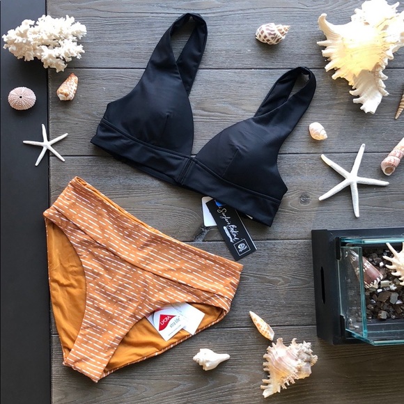 🌴🌼RIP CURL-MIRAGE ULTIMATE HIGH WAISTED BIKINI🌼 - Picture 2 of 12